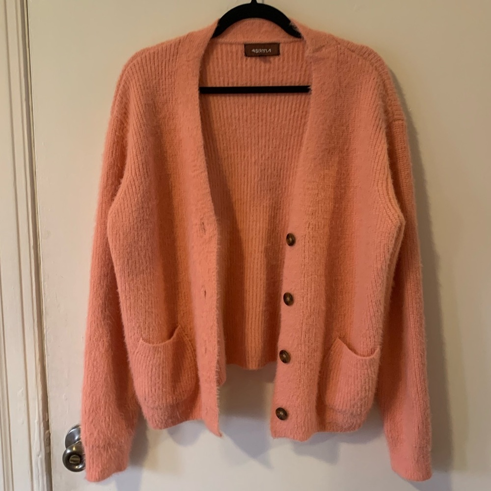 Fuzzy pink cardigan 🌸🌸